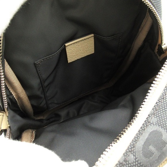 Gucci GG Nylon Off the Grid Crossbody Bag Canvas 625850 in Great Condition - Picture 6 of 14